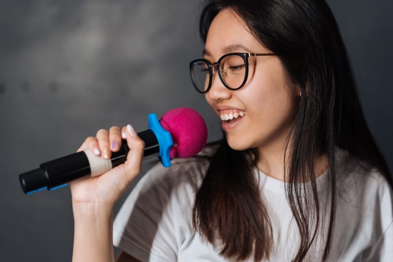 App de karaokê grátis? O que o StarMaker libera e o que cobra