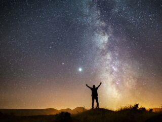 Estrela ou planeta: como descobrir apontando o celular para o céu